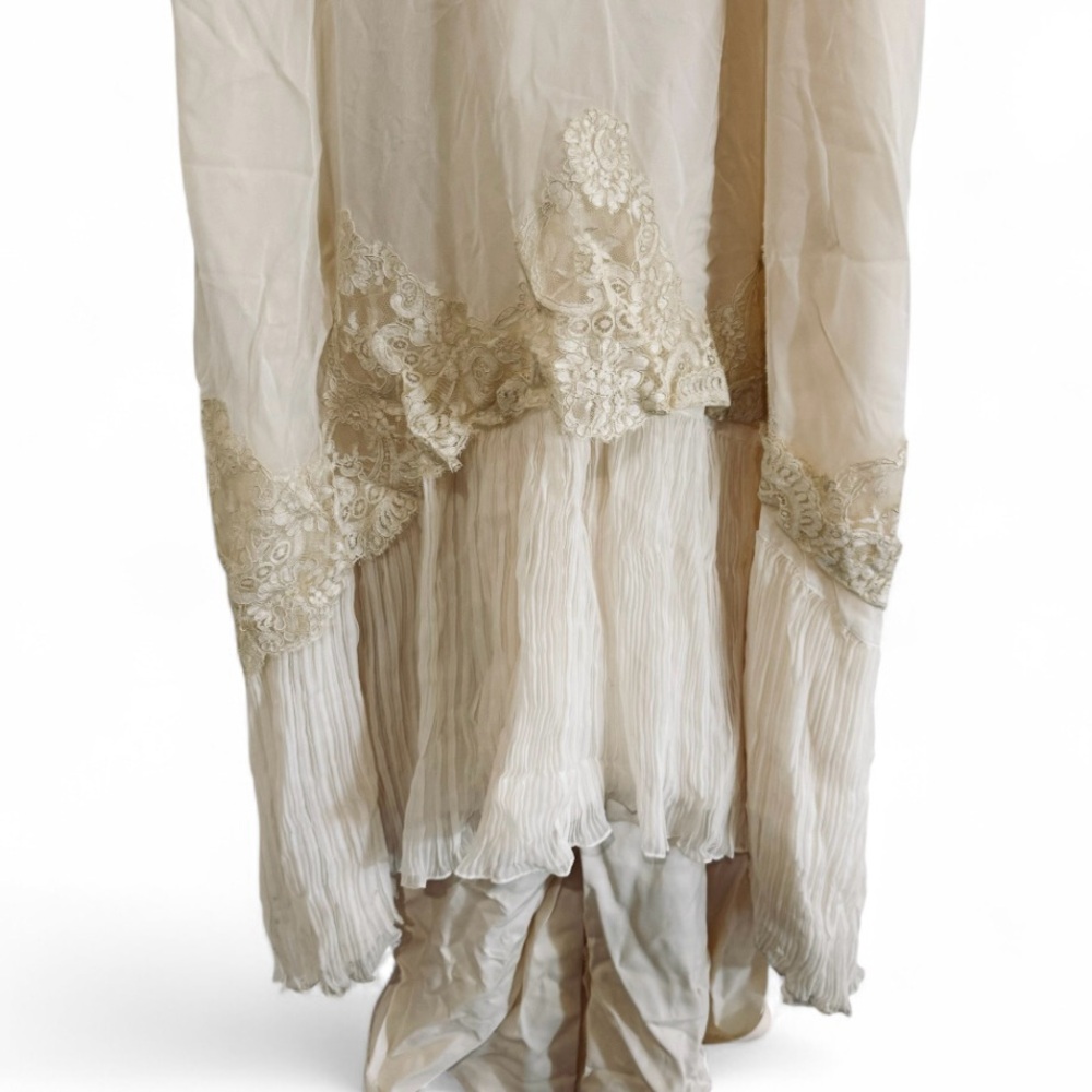 Vintage Victorian Ins Lace Wedding Dress + Veil Pleated Hemline Long Sleeve Gown - Picture 5 of 12